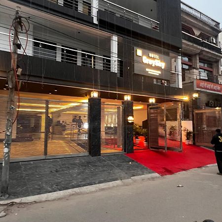 Hotel Grey Sky Yeni Delhi Dış mekan fotoğraf